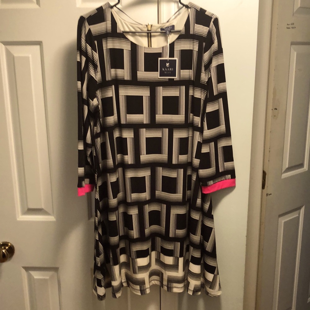 NWT Beautiful Kamari Blue dress with zipper